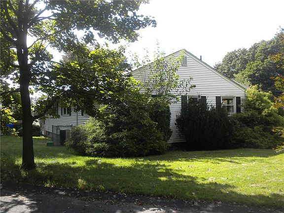 5th image of 13 Evergreen Pkwy