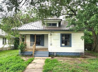 305 E Forest Ave, Girard, KS 66743