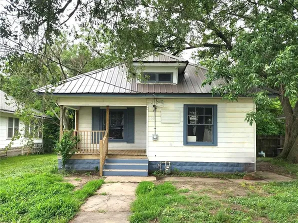 305 E Forest Ave, Girard, KS 66743