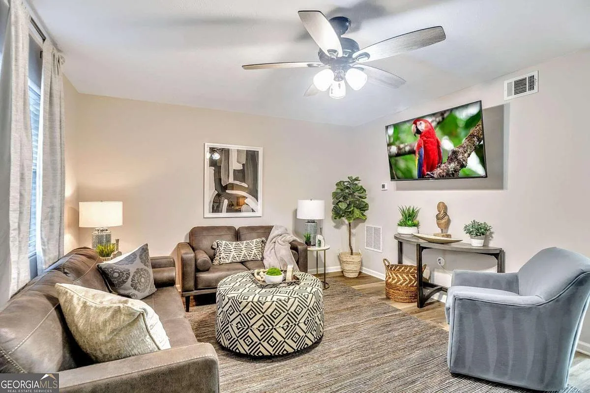 2 bed, 1.5 bath, 100 sqft, $3,100 — Photo 1
