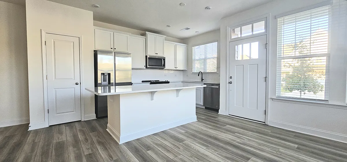 Building Photo - 1534 Cedar Tree Dr