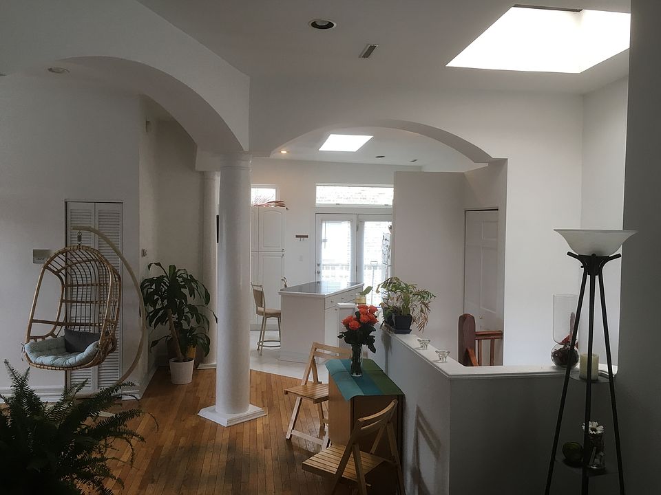 1st image of 4018 N Ashland Ave #10