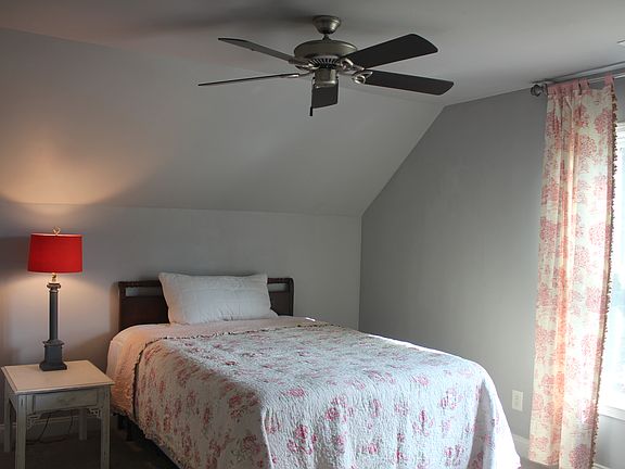 4th upstairs bedroom