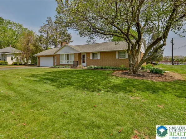 4960 Shankweiler Rd N, Orefield, PA 18069