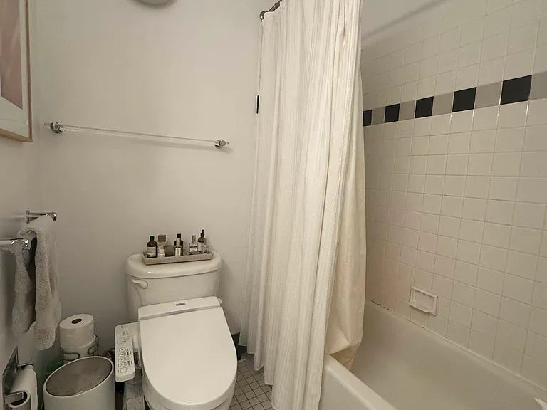 111 W 67th St #20B — Photo 9
