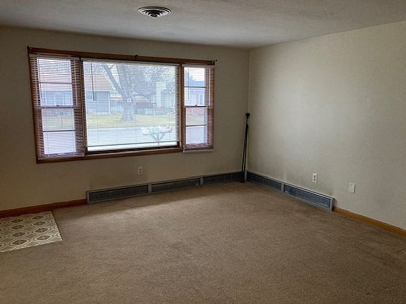 2nd image of 2922 E Avenue Pl
