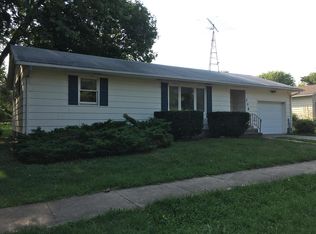 208 3rd St SE, Badger, IA 50516