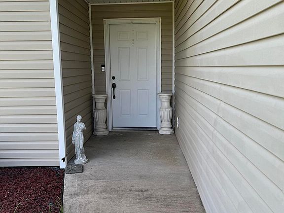 4th image of 706 Bryton Ct