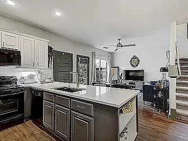 2724 Bond Dr — Photo 1