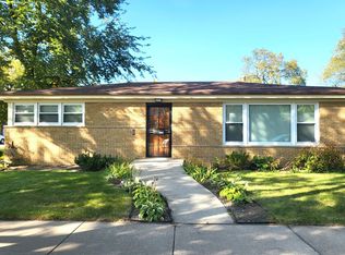 3950 Crain St, Skokie, IL 60076