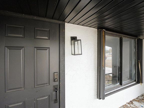 5th image of 2080 SE Triumph Road