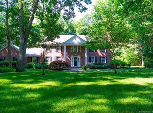 8 Salisbury Way, Farmington, CT 06032