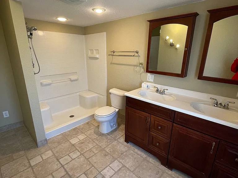 215 S Oneida St #MAIN — Photo 8