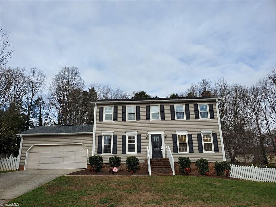 2nd image of 6 Stoney Glen Pl