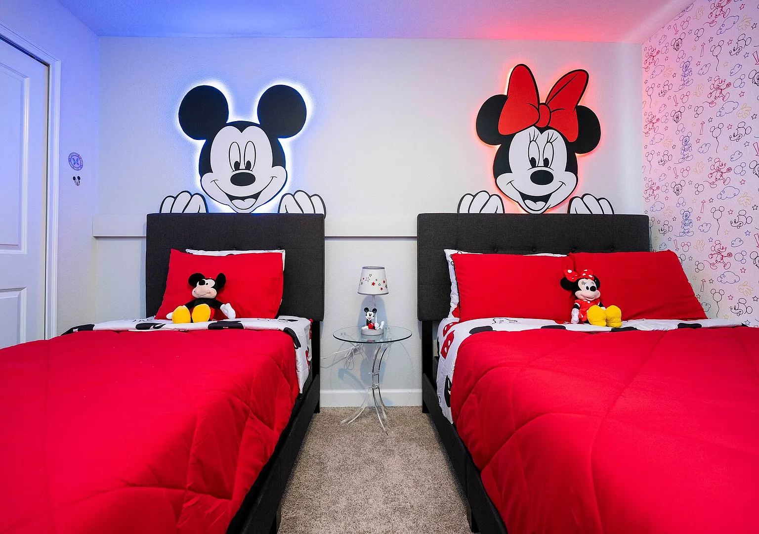 Great Home, Mickey & Harry Potter Beds, Top Spot — Photo 2