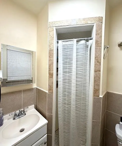 411 Manila Ave #1 — Photo 6