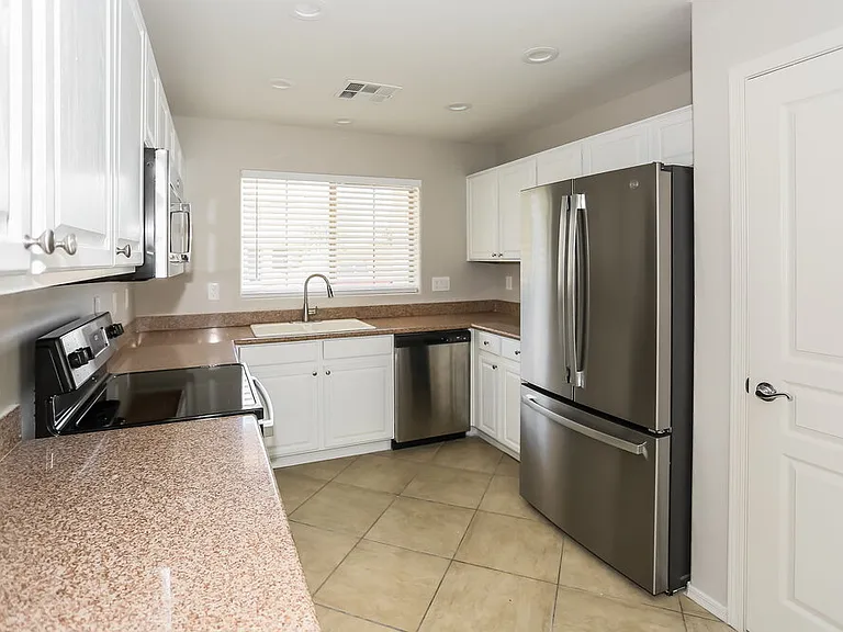 7223 W Winslow Ave — Photo 9