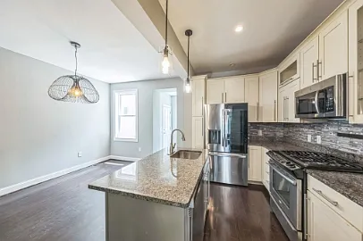 723 K St NE #1 — Photo 3