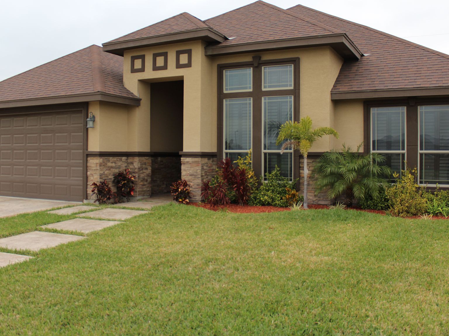 323 Christina Dr, La Joya, TX 78560