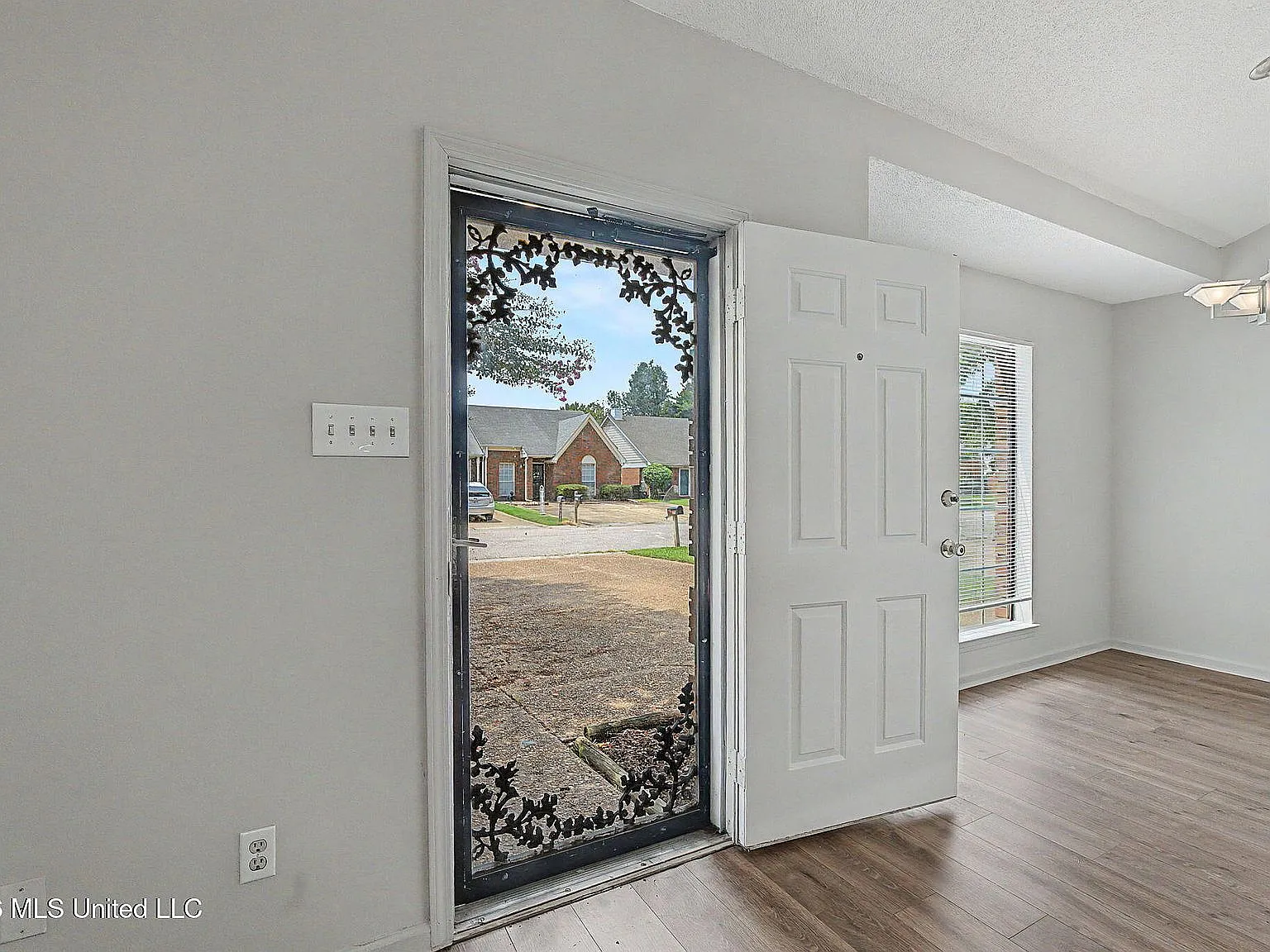 3 bed, 1150 sqft, $1,500 — Photo 3