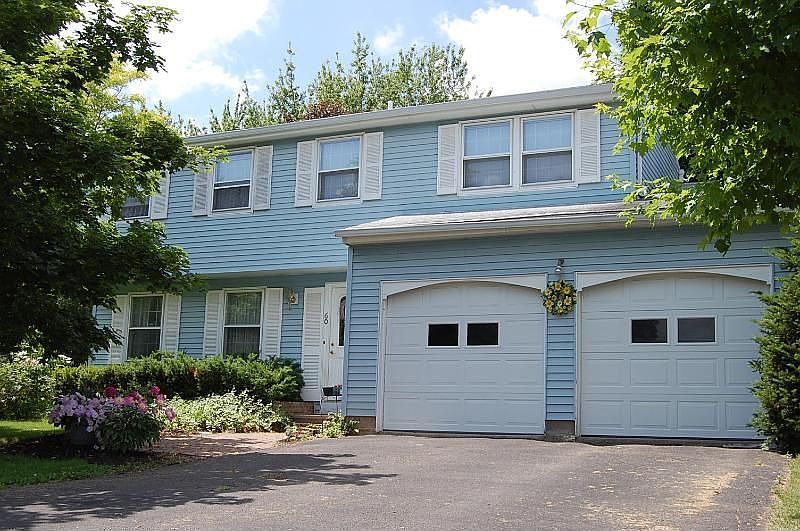 1st image of 60 Coachlight Cir