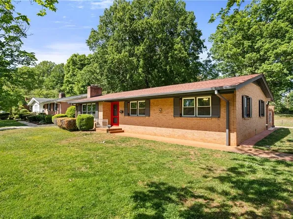 4918 Starmount Dr, Greensboro, NC 27410