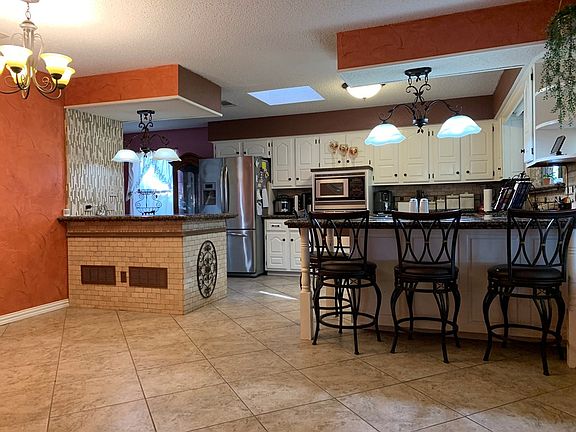 2nd image of 8812 Heather Ln