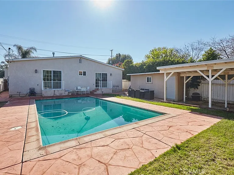 17827 Burbank Blvd — Photo 20
