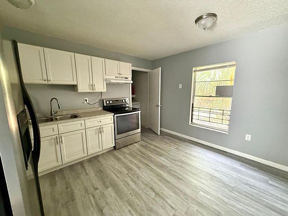5th image of 812 5th St