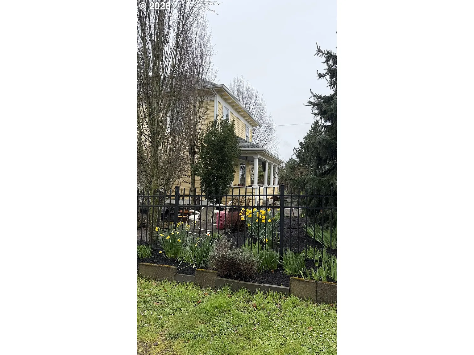 410 W Grant St photo 1