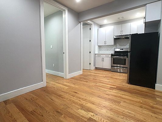 2nd image of 593 Bainbridge St #2F