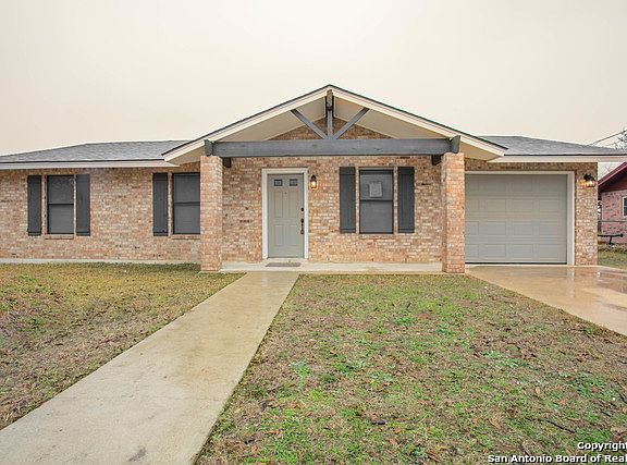 2nd image of 1422 Longbranch Dr