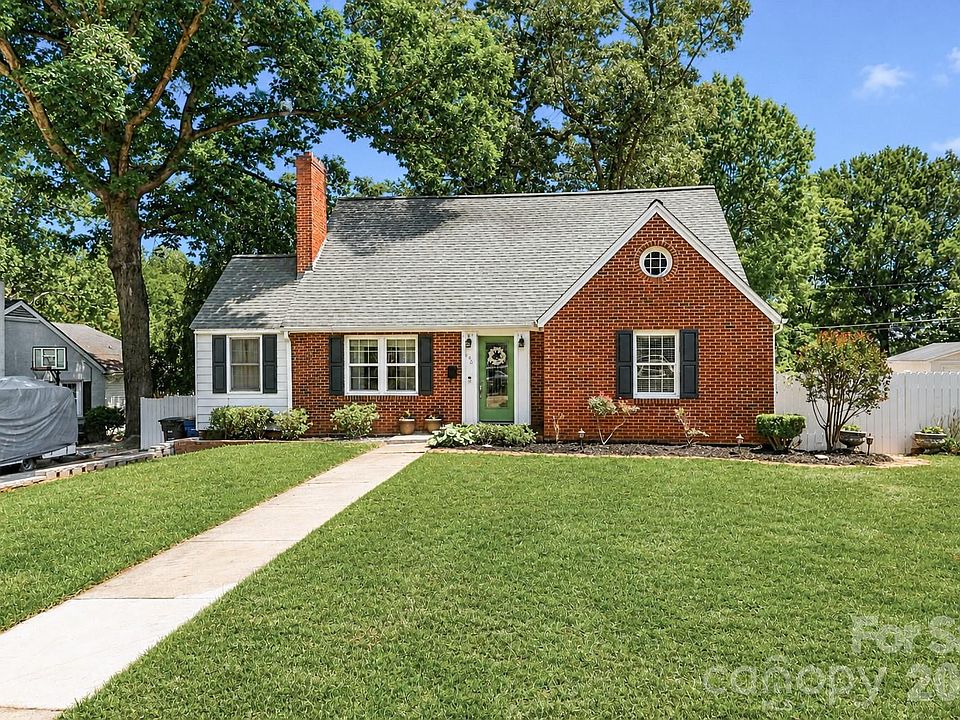 1st image of 820 Woodland Rd