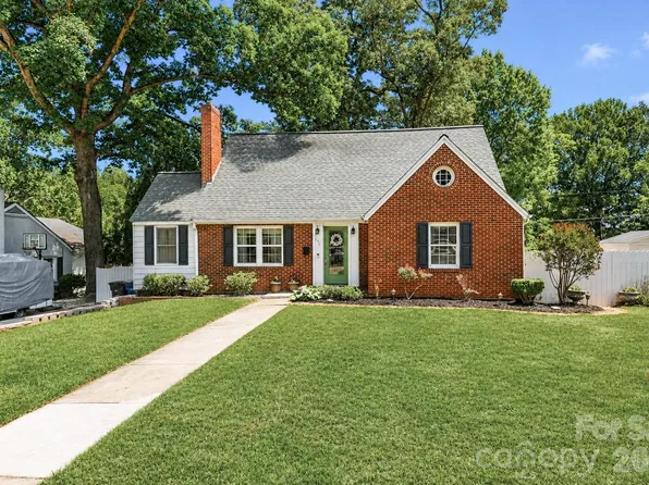 820 Woodland Rd, Statesville, NC 28677