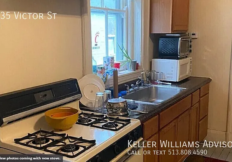 2235 Victor St — Photo 5