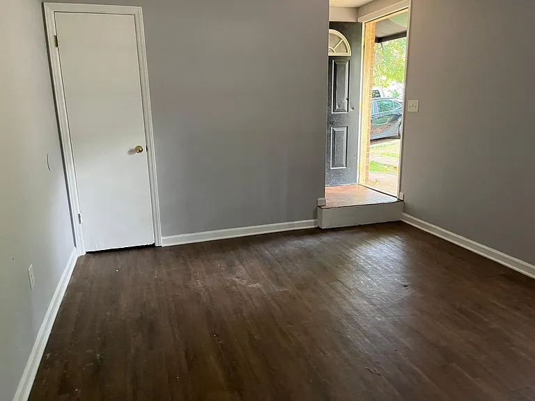 255 Jockey Club Dr — Photo 2