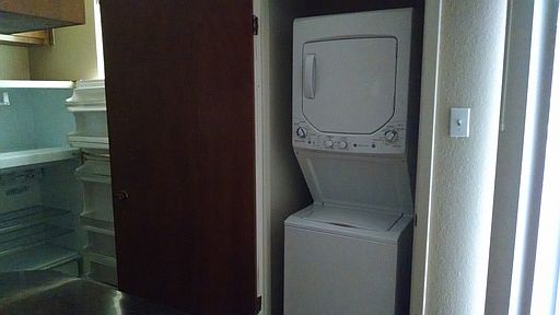 5th image of 1607 N Main St APT L