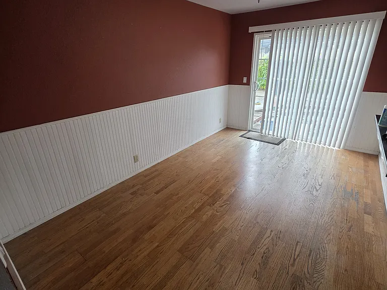 928 Sage Ct — Photo 6