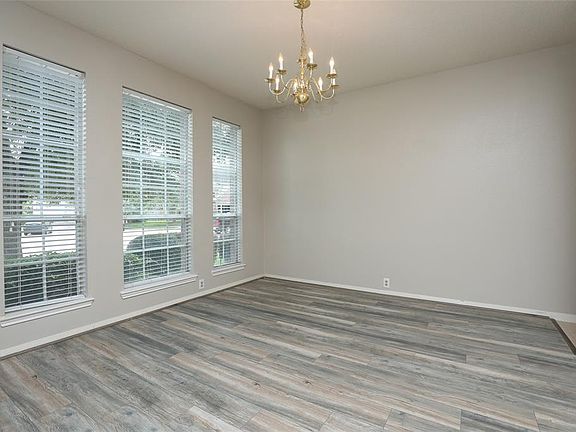 4th image of 2706 Sunhill Ct