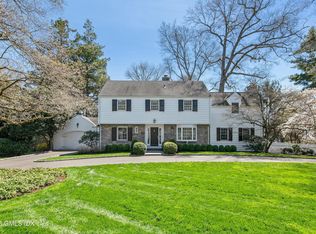 19 Crescent Rd, Riverside, CT 06878