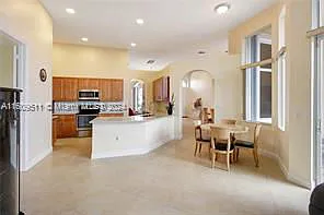 4 bed, 2.0 bath, $4,500 — Photo 3