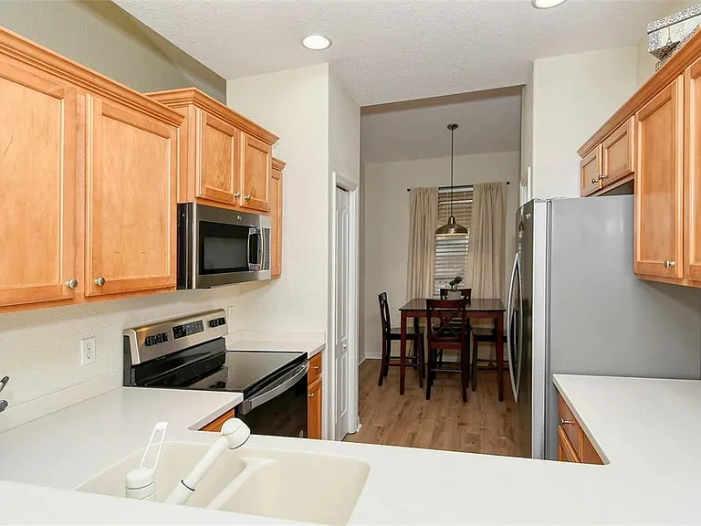 905 Fairway Cove Ln #205 — Photo 13