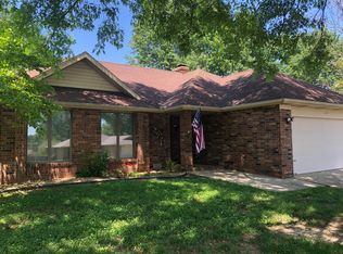 1043 W Seminole St, Springfield, MO 65807