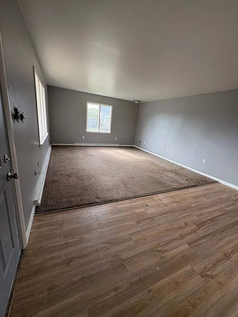 217 N Main St — Photo 2