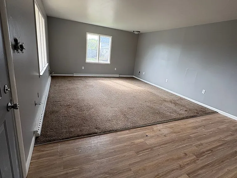217 N Main St — Photo 2
