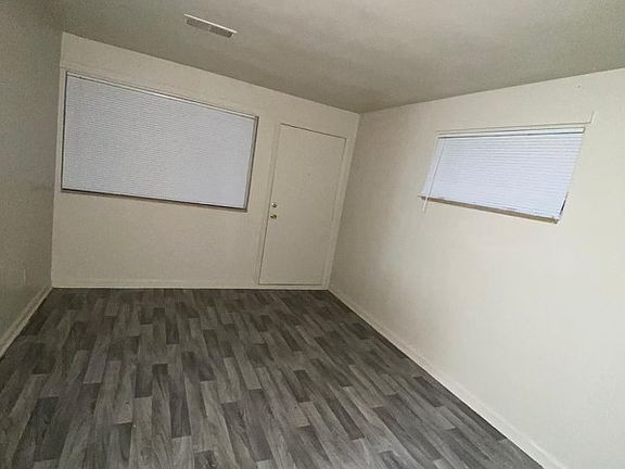 3rd image of 7 Marvin Gdns APT D