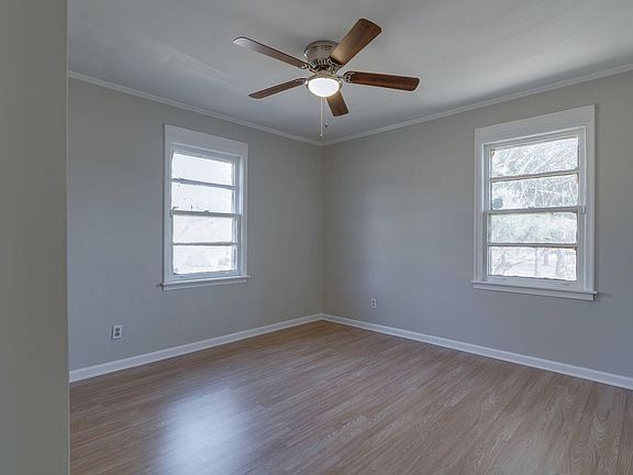 5th image of 409 Sullivan Dr