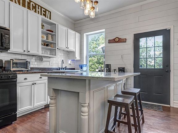 2nd image of 6039 Cates Ave