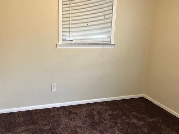 3rd image of 632 Blossom Dr