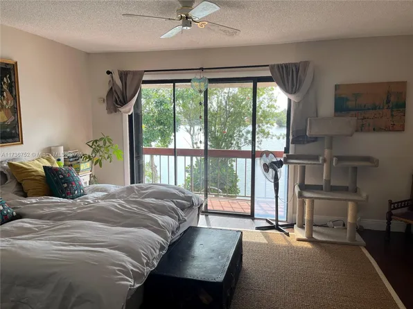 3090 Bermwood Ln #239, Hollywood, FL 33021
